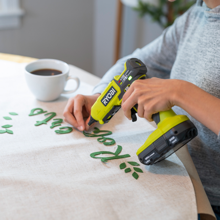 Ryobi ONE+ 18V Dual Temperature Glue Gun Tool Only (4)